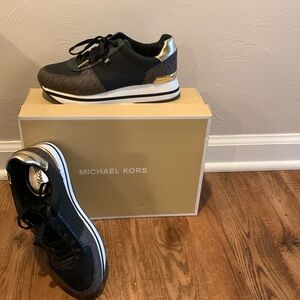 Michael Kors shoes sz 6